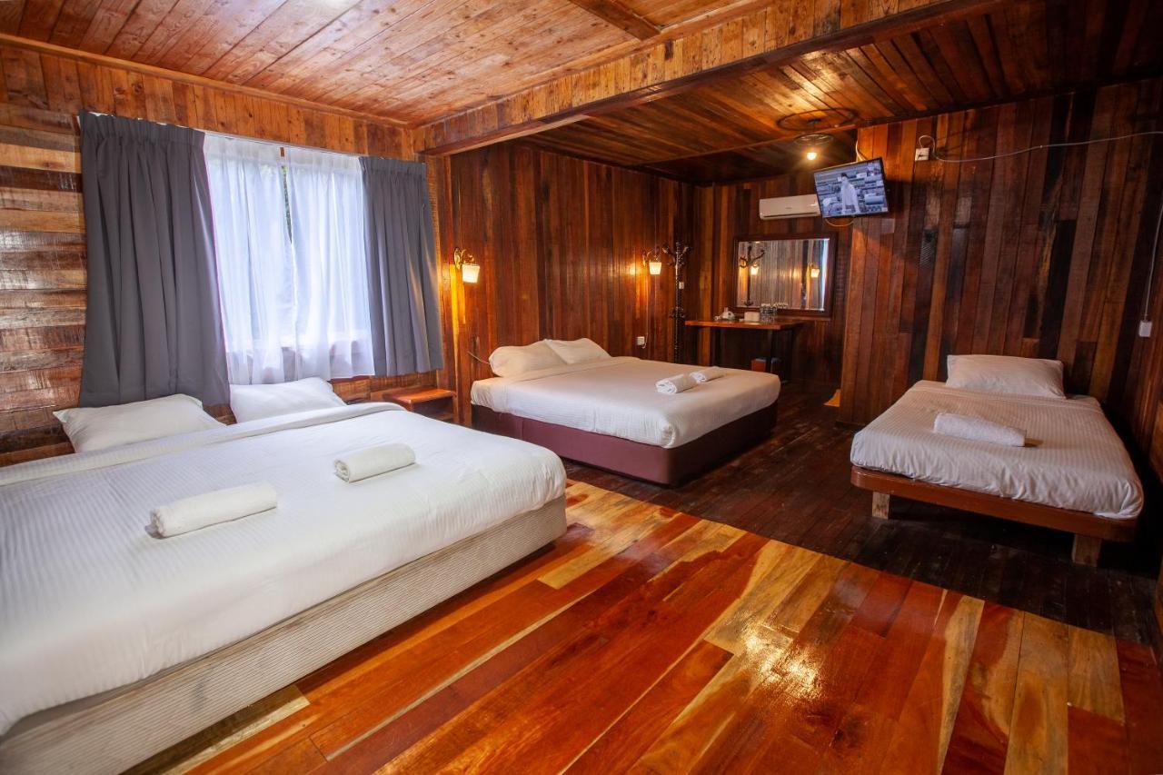 Joe Fisherman Inn Kampung Teluk Nipah Eksteriør bilde